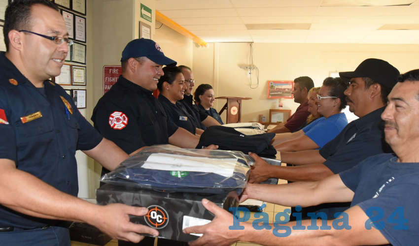 Se otorgó a cada uno de los más de 160 elementos botas, pantalón, camisola bordada y playera tipo polo