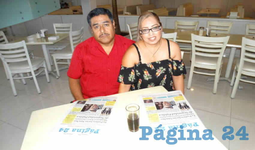 En el restaurante Del Centro tomaron su primer alimento del día Juan Antonio Serna y María Martínez Alcántar