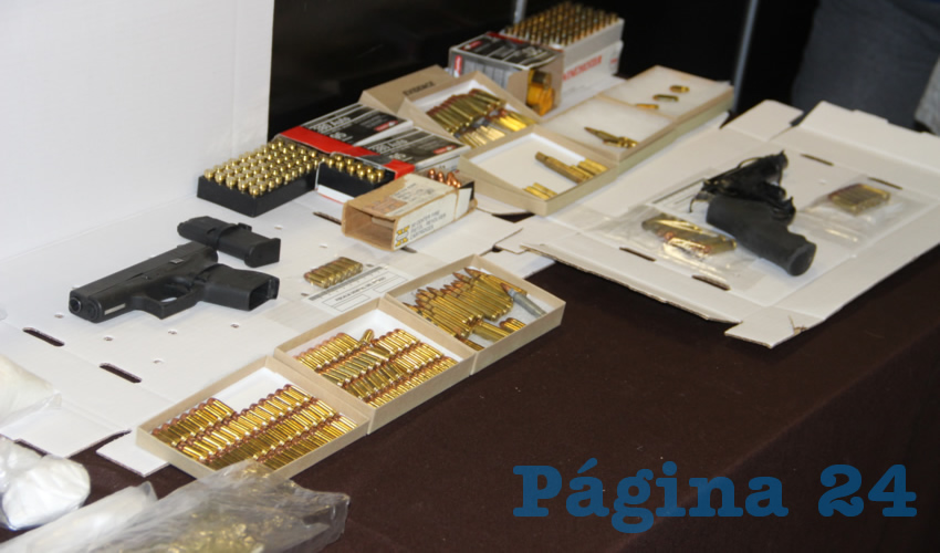 Pistolas y balas decomisadas en el operativo realizado al Oriente de la ciudad