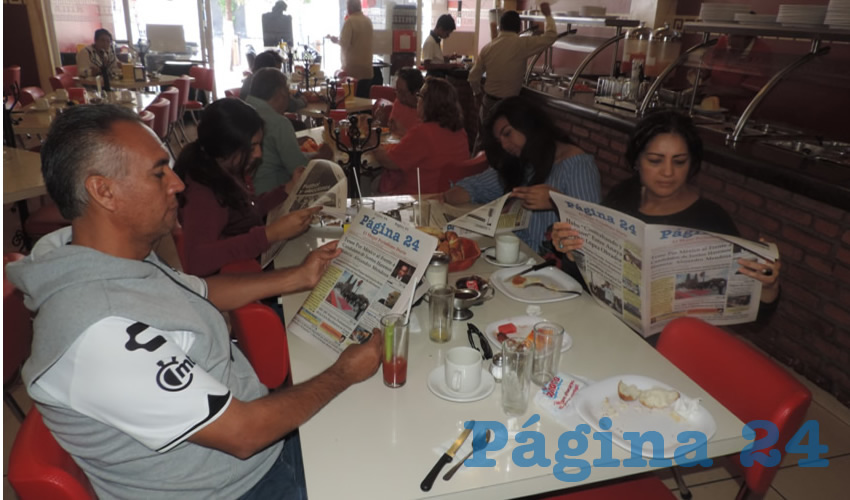 En el restaurante Mitla desayunaron Carlos Dur&oacute;n Estrada, Karla Maricela Dur&oacute;n Mart&iacute;nez, Nadia Dur&oacute;n Mart&iacute;nez y Maricela Mart&iacute;nez V&aacute;zquez