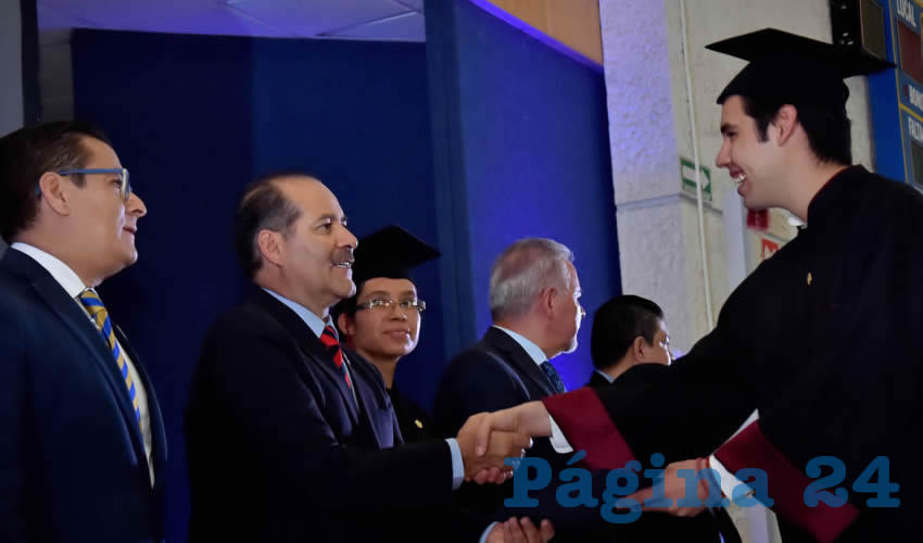 Martín Orozco Sandoval asistió a la ceremonia de graduación de 748 alumnos de nivel Técnico Superior Universitario de la Universidad Tecnológica de Aguascalientes