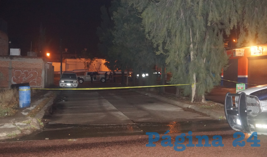 Fue acordonada la calle donde fue encontrada la camioneta, misma que presentaba m&uacute;ltiples huellas de bala