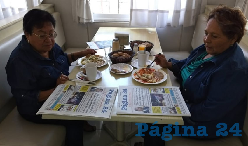 En el restaurante Del Centro, compartieron el pan y la sal Lupita Martínez Rodríguez y Cuquita Sosa Zemeño