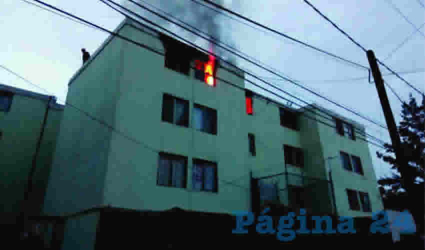 Ardi&oacute; en llamas el departamento 14 del edificio 10 M, en Pilar Blanco