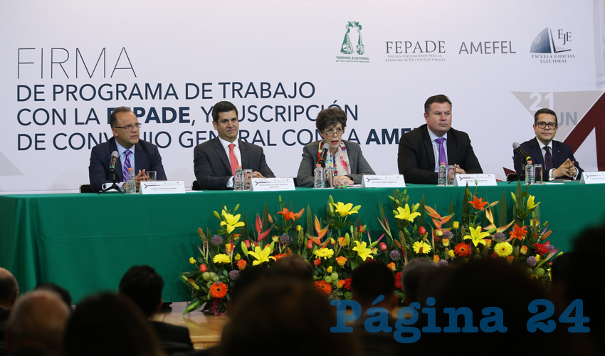 El TEPJF firm&oacute; un Programa de Trabajo con la FEPADE y un Convenio General con la AMEFEL