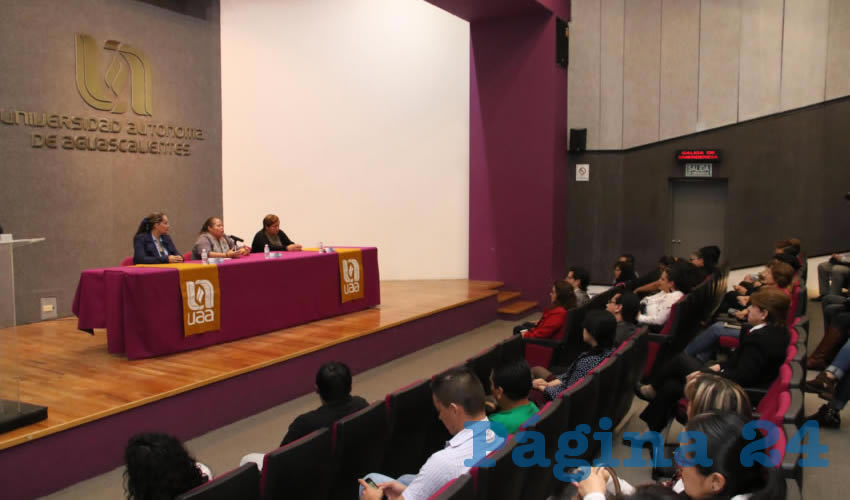 Se llevó a cabo un conversatorio con representantes del grupo de mujeres campesinas de ayuda a los migrantes “Las Patronas”