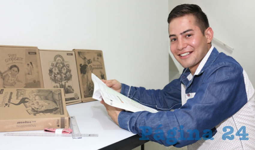 V&iacute;ctor hace una invitaci&oacute;n &ldquo;a todos los j&oacute;venes y tambi&eacute;n se&ntilde;ores que pueden seguir estudiando&rdquo;