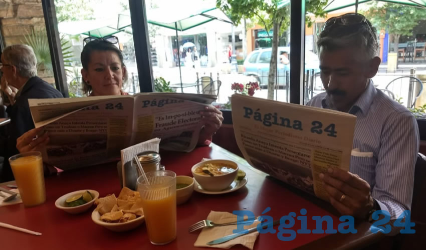 En Las Antorchas disfrutaron su primer alimento del día Jazmín Bañales Villareal y Luis Enrique Godínez