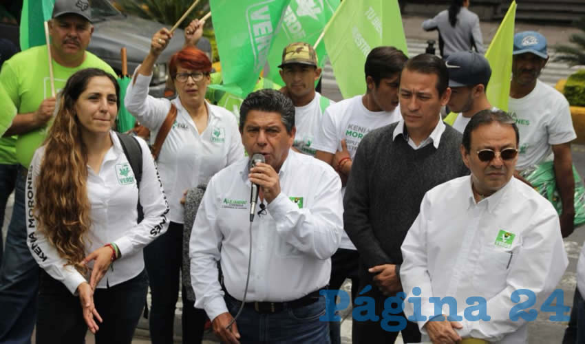 En su cierre de campaña, Alejandro Cárdenas, candidato del Verde al gobierno zapopano, se dijo harto de “un Zapopan que enriquece a los cuates, de la mafia de Pablo Lemus y su gavilla, esa mafia la vamos a frenar, la vamos a sacar y la vamos a meter al bote”, advirtió/Foto: Francisco Tapia 