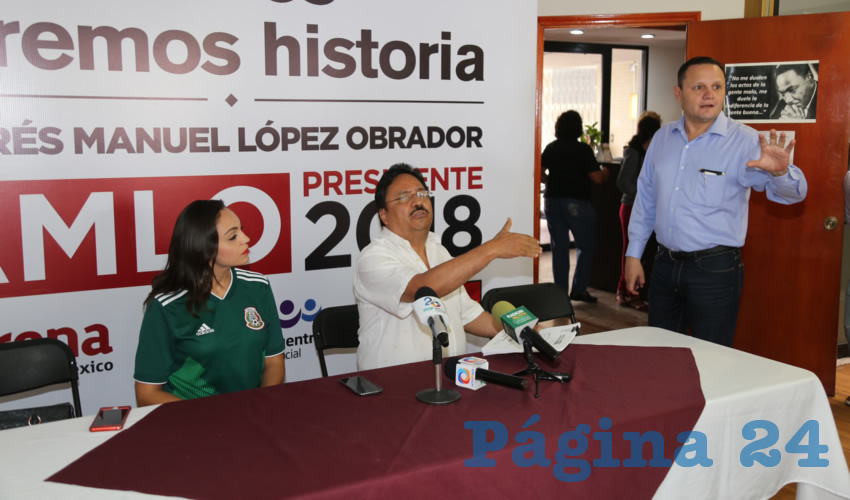 Fernando Alf&eacute;rez Barbosa, secretario de Organizaci&oacute;n del CEE de Morena, y Jos&eacute; Luis G&oacute;mez Llanos (Foto: Eddylberto Lu&eacute;vano Santill&aacute;n)