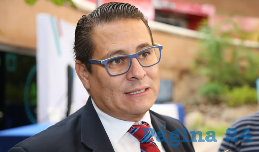 Ricardo Serrano Rangel, rector de la UTA