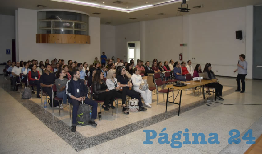 Conferencia Generalidades del Autismo, a cargo de la neuróloga pediatra Mónica Pelayo González