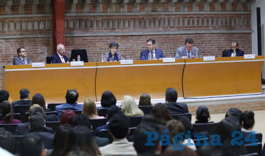 Acompañada por el consejero presidente del INE, la magistrada presidenta del TEPJF afirmó que México tiene instituciones electorales fuertes