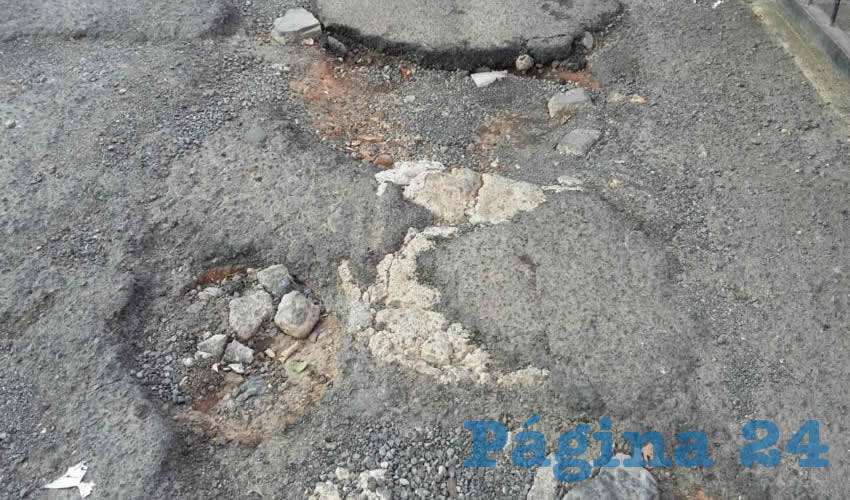 Denuncian pésimas condiciones de la avenida Felipe Ruvalcaba, una de las principales vías de El Colli Urbano/Foto: Archivo Página 24