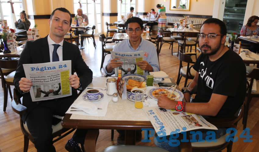 En Sanborns Francia almorzaron Enrique Franco Medina, Brayan Palafox Porter y Alan Palafox Porter