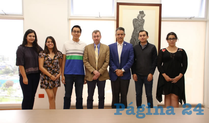 El rector reconoció la iniciativa de los estudiantes de involucrarse en convocatorias y concursos que beneficien a su formación integral
