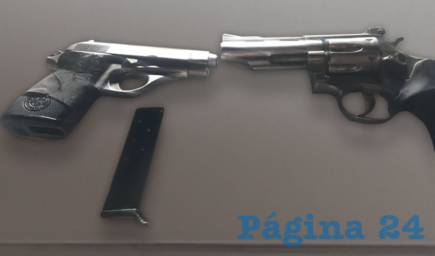 Las pistolas que portaban Raúl “N” “N” y Carlos Alberto “N” “N”
