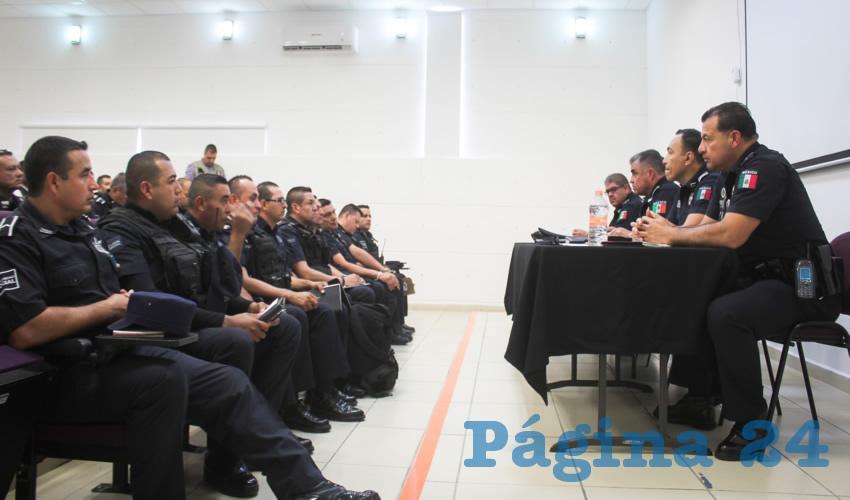El secretario de Seguridad Pública del Municipio de Aguascalientes (SSPM), Antonio Martínez Romo, sostuvo una reunión con altos mandos y personal operativo de la corporación
