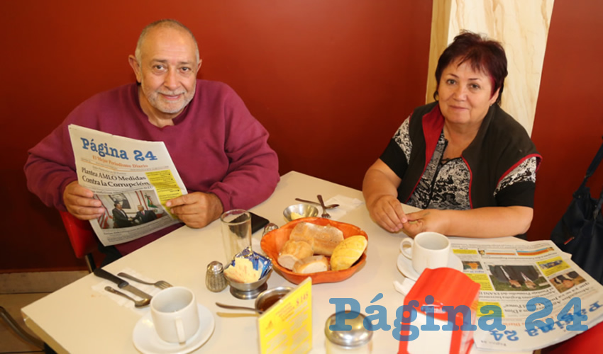En el restaurante Mitla almorzaron Raymundo Carrillo Ram&iacute;rez y Basthi Sald&iacute;var P&eacute;rez, celebrando 40 a&ntilde;os de matrimonio