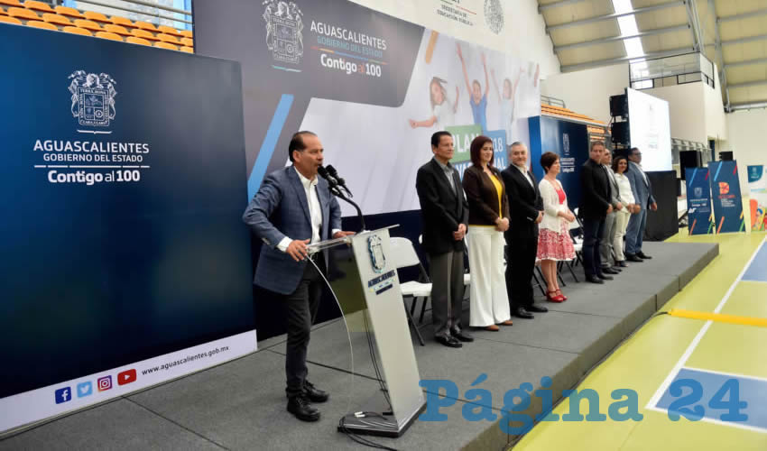 El gobernador Martín Orozco Sandoval, acompañado de la presidenta del DIF Estatal, Yolanda Ramírez de Orozco, inauguró los cursos de verano