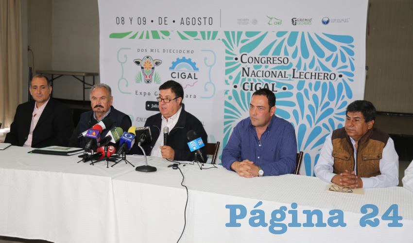 Rueda de prensa celebrada en la Unión Ganadera Regional de Aguascalientes (Foto: Eddylberto Luévano Santillán)