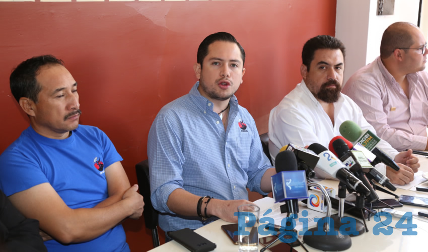 Rueda de prensa de la CROM (Foto: Eddylberto Lu&eacute;vano Santill&aacute;n)
