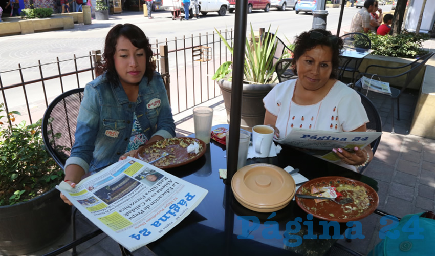 En Las Antorchas desayunaron Gabriela N&aacute;poles Garc&iacute;a y Laura Garc&iacute;a Gonz&aacute;lez
