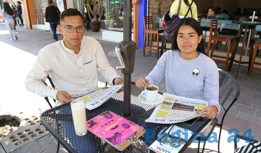 En el restaurante Madero compartieron el pan y la sal Omar Alejandro L&oacute;pez Montoya y Estefan&iacute;a Moreno Robledo