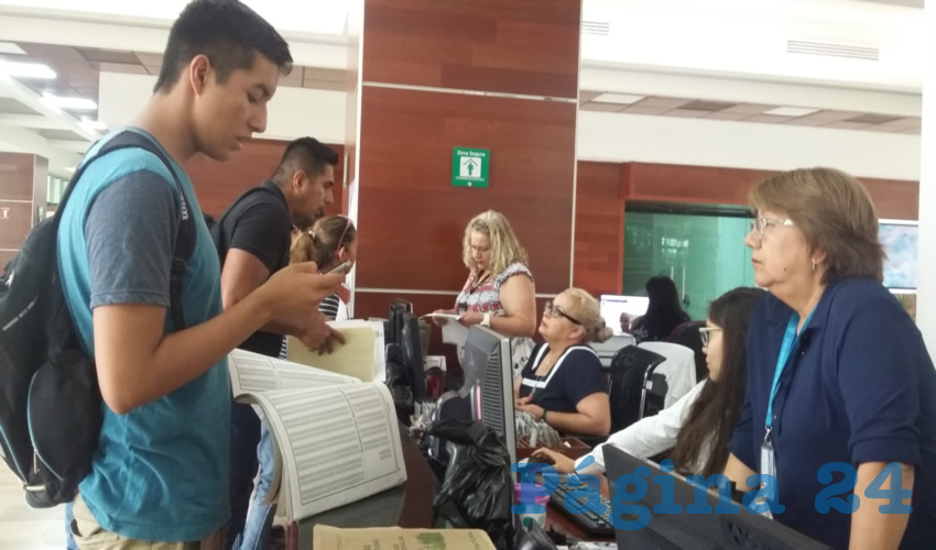 A los que les fue menos peor fue a los estudiantes del sistema de educación media superior, pues entraron 55 mil 641 de los 69 mil 786 aspirantes a uno de los 27 programas que conforman la oferta académica en este nivel