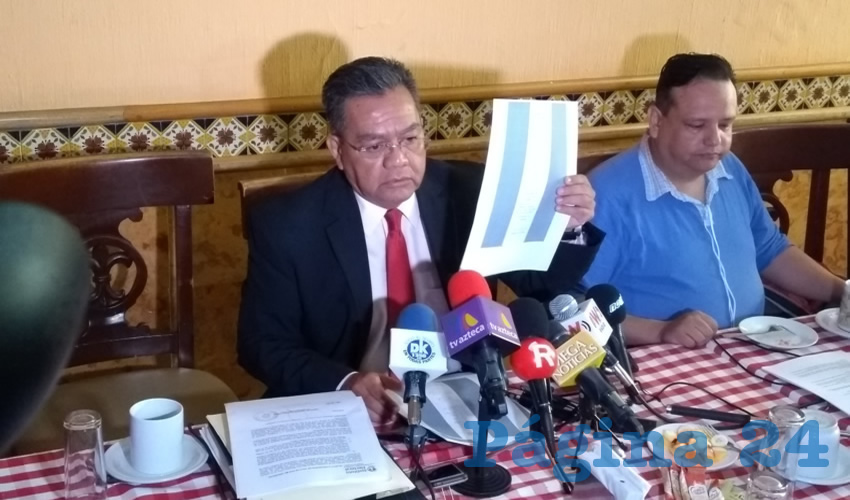 Entre las irregularidades, el representante del partido en Chapala señaló que 17 paquetes electorales tienen tickets electrónicos sin firma de consejero autorizado a recibir, 37 paquetes electorales tenían recibos hechos en forma manual, 12 recibos estaban alterados y 18 eran falsos, entre otras/Foto: Francisco Andalón López