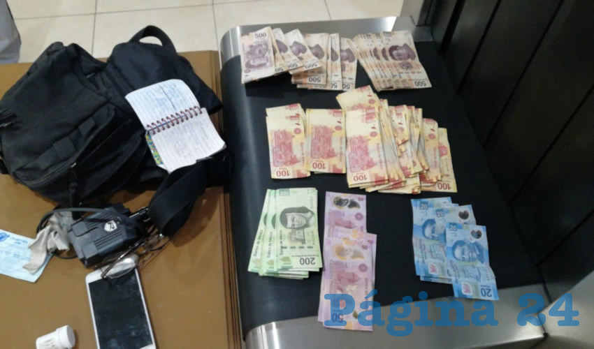 El dinero decomisado al oficial y a uno de sus c&oacute;mplices