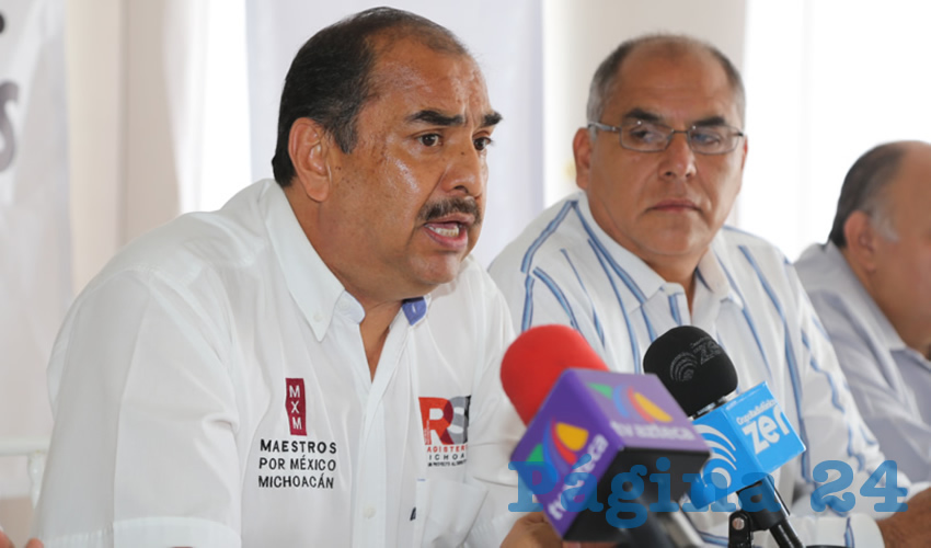 Rueda de prensa de la asociaci&oacute;n civil Maestros por M&eacute;xico (Foto: Eddylberto Lu&eacute;vano Santill&aacute;n)