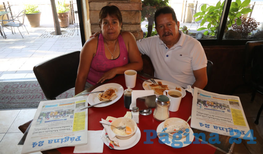En Las Antorchas desayunaron Violeta Alejandra Monroy Huitrón y José Luis Bravo Ambriz, visitantes de Michoacán
