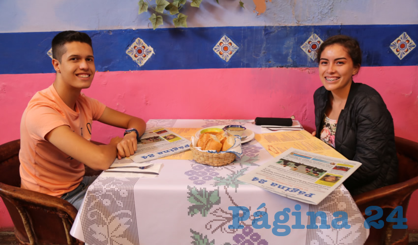 En La Saturnina almorzaron Armando Jiménez Esquivel y Alix Durán Tapia
