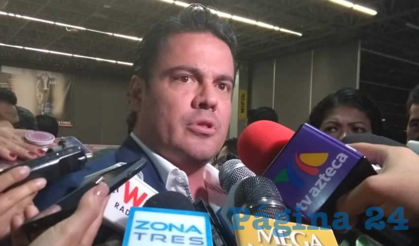 Aristóteles Sandoval, gobernador de Jalisco, reconoció sus fallas en materia de seguridad pública, y luego dijo (como es costumbre) que “se está investigando”, además de que hay detenidos e información, con la que la fiscalía y su gobierno actúan contra el narco/Foto: Francisco Andalón López
