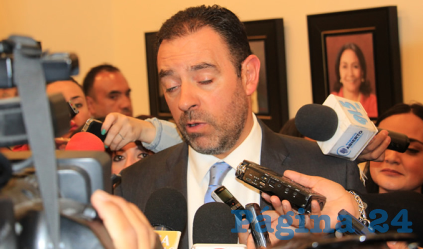 Alejandro Tello Cristerna, gobernador de Zacatecas: “Sí tengo renuncia de todos los funcionarios, porque yo se las pedí, sí voy a hacer ajustes, sí voy a hacer cambios, estoy esperando prácticamente terminar este año de labores, y estaré presentando, como ya se los dije, mi informe”. (Foto: Rocío Castro)