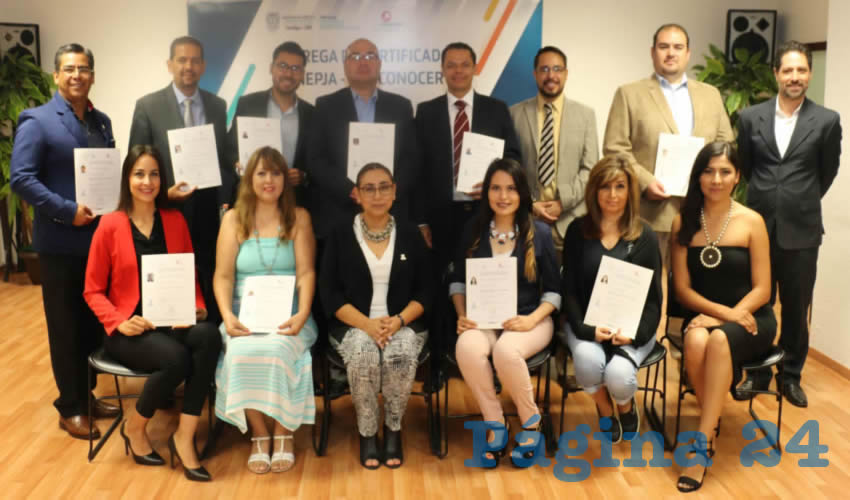 Formadores especializados del Inepja recibieron su documento en el estándar de competencia Impartición de Talleres de Formación del Capital Humano