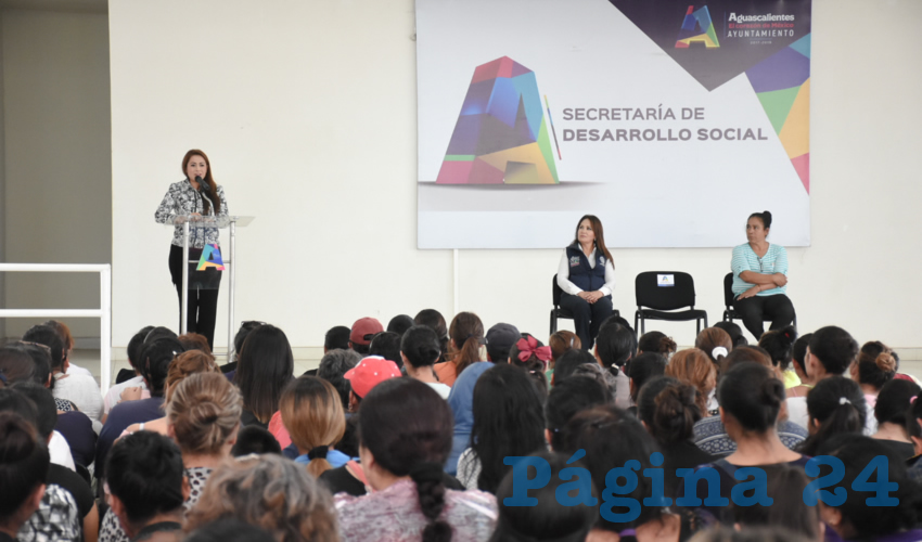 Tere Jim&eacute;nez asisti&oacute; a la clausura de Talleres, Cursos y Conferencias Semillas de Cambio