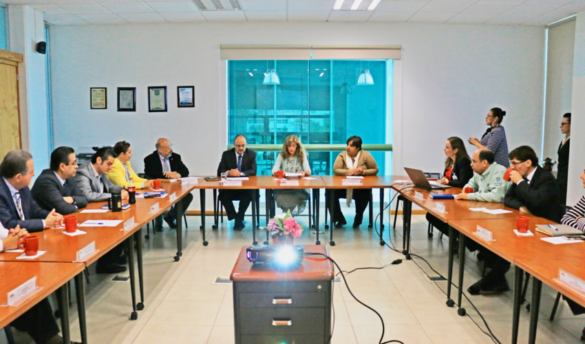 La acreditación de las carreras de la UTNA se estudia y evalúa por expertos de la materia provenientes de otros subsistemas educativos