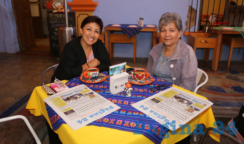 En el Mercadito Gastronómico Colón compartieron el pan y la sal Hilde Vera Aguilar y Ángeles Espino Guevara