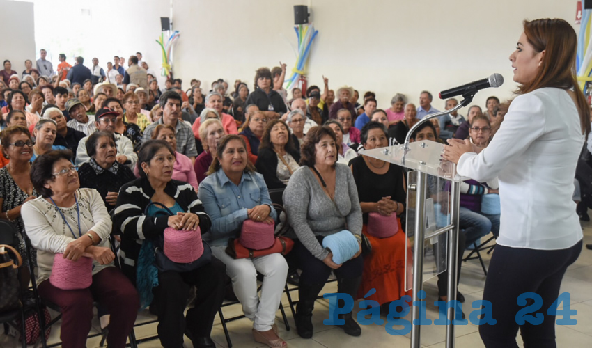 En cumplimiento a un compromiso con los abuelitos y abuelitas de Aguascalientes, la alcaldesa Tere Jim&eacute;nez concluy&oacute; con la entrega de 10 mil credenciales