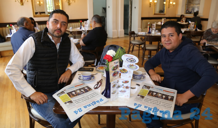 En Sanborns Francia desayunaron Israel Salcedo Luna y Celso García Estrada