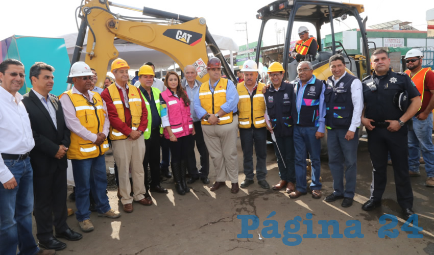 La alcaldesa de Aguascalientes, Tere Jiménez, puso en marcha obras de rehabilitación de calles al interior del Centro Comercial Agropecuario