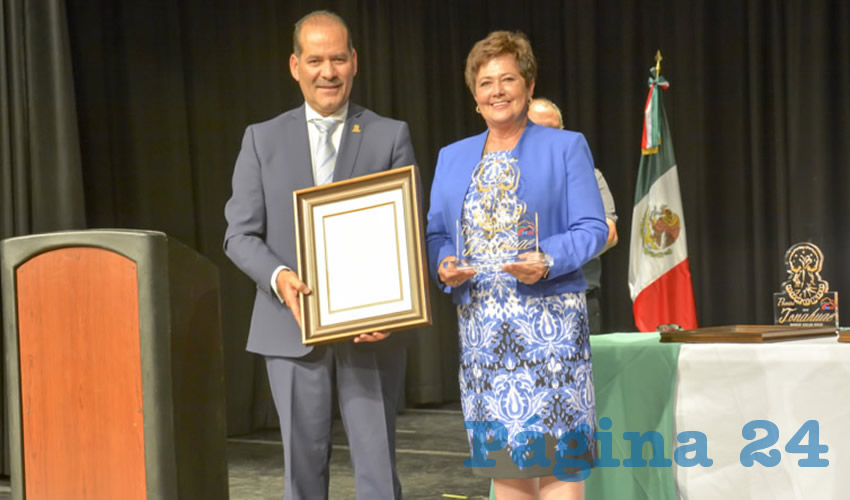 El gobernador Mart&iacute;n Orozco Sandoval asisti&oacute; como invitado de honor a los Premios Tonahuac