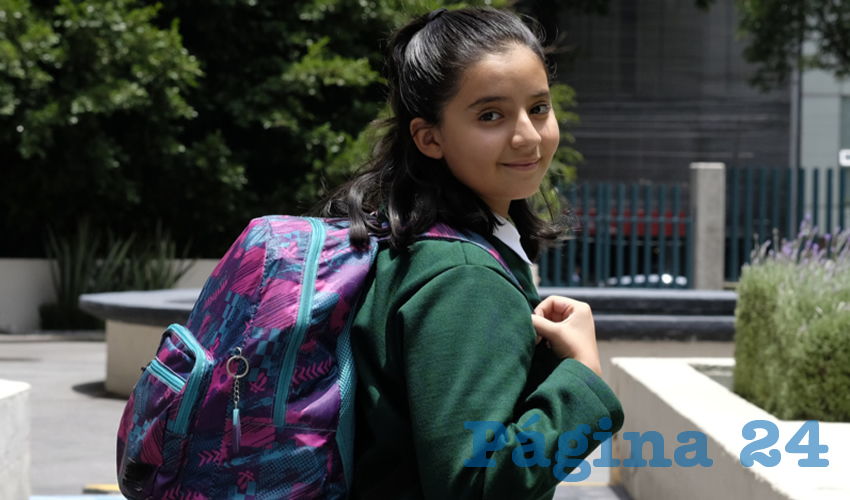 El peso en las mochilas de los niños no debe sobrepasar el 10 por ciento del peso corporal del menor