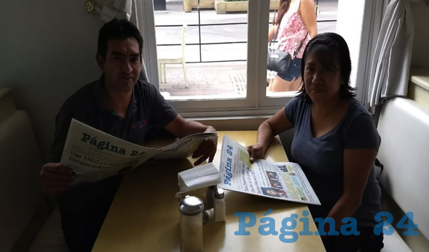 Manuel Palestina y Hayd&eacute; Sarie, visitantes de la Ciudad de M&eacute;xico, desayunaron en el restaurante Del Centro