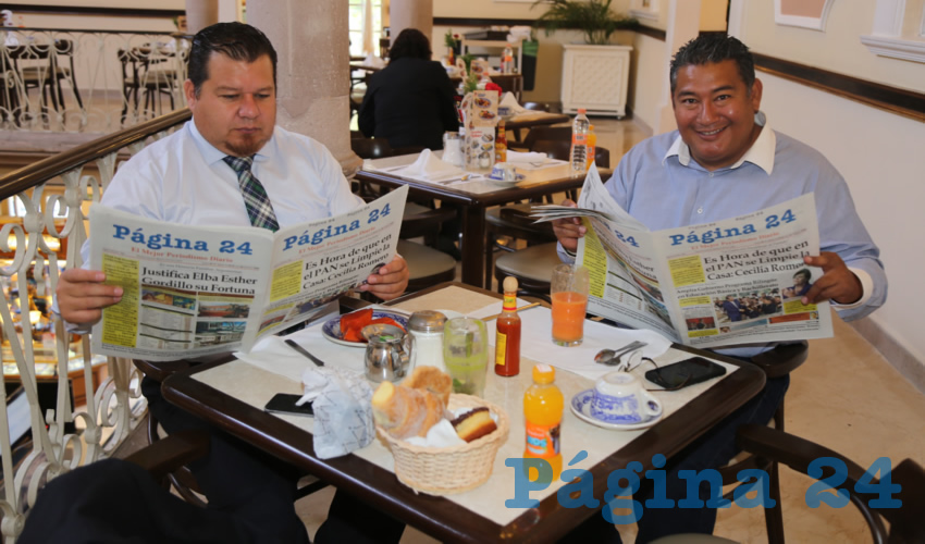 En Sanborns Francia almorzaron Alejandro Monreal Dávila, regidor del Municipio de Aguascalientes; y César Amado Cervantes Mena