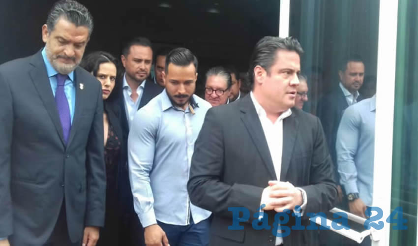 “Como autoridad sé que lo que corresponde es hacer justicia, el daño es irreparable, pero lo que nos queda es poner tras las rejas a quienes ocasionaron este daño inmerecido a una familia que buscaba salir adelante. Vamos a dar con los responsables”, señaló una vez más el mandatario, quien se dijo indignado e impotente por lo que sucedió y por cómo sucedió/Foto: Francisco Andalón López 
