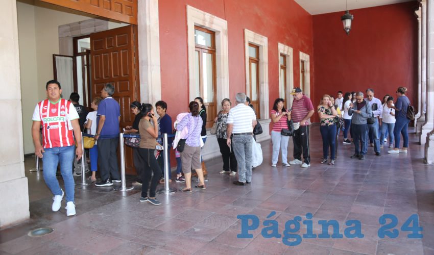 CAASA sigue dando problemas a los ciudadanos (Fotos: Eddylberto Lu&eacute;vano Santill&aacute;n)