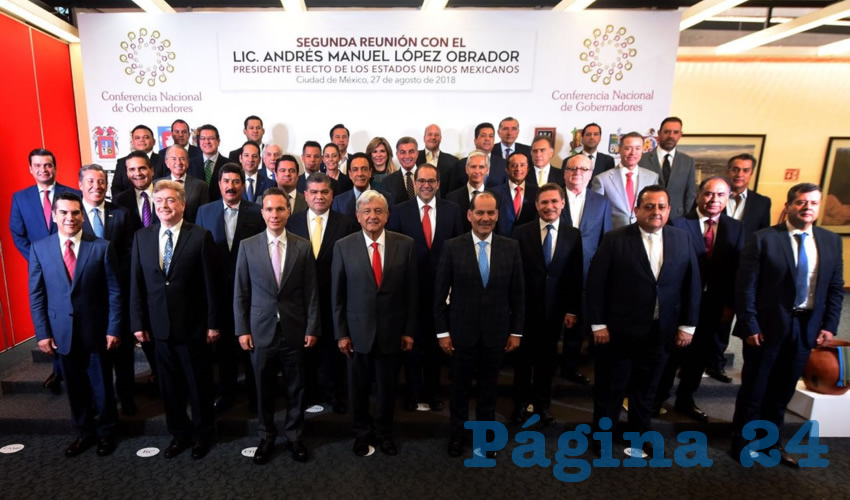 En reunión con los gobernadores entrantes y salientes, Andrés Manuel López Obrador, presidente electo de México, refrendó su postura de que las calles serán vigiladas por los elementos militares y no por la Policía Federal/Foto: Cortesía 